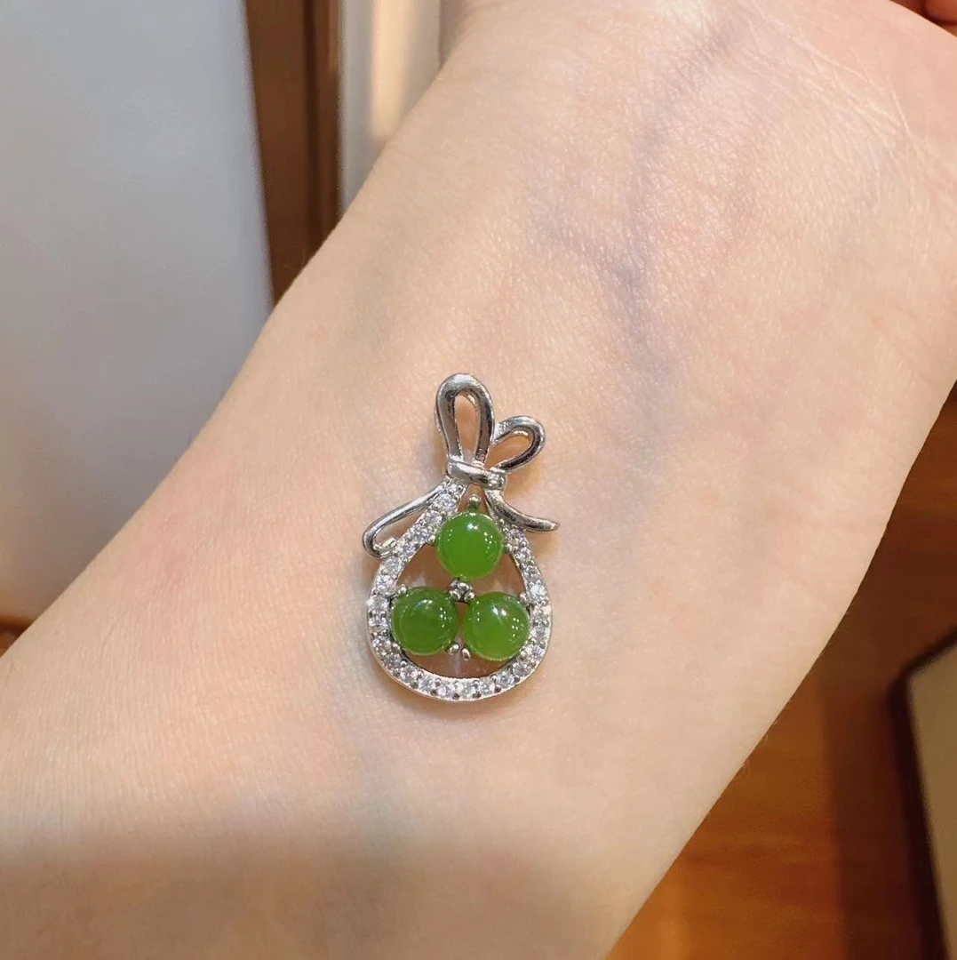 S925银镶嵌碧玉小钱袋HNZ4134