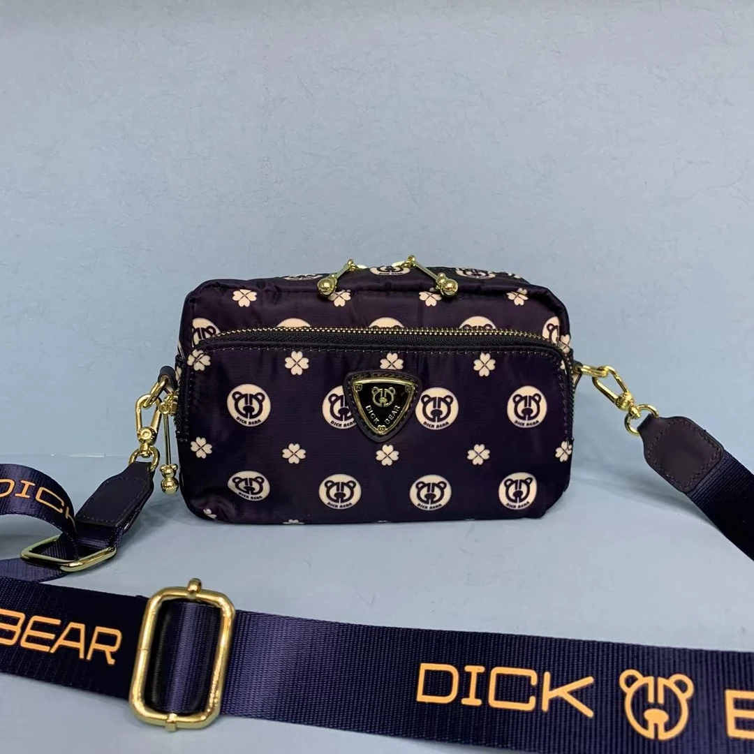 DICK BEAR/迪克熊9158新款横版防水布料斜挎包女士经典相机包百搭