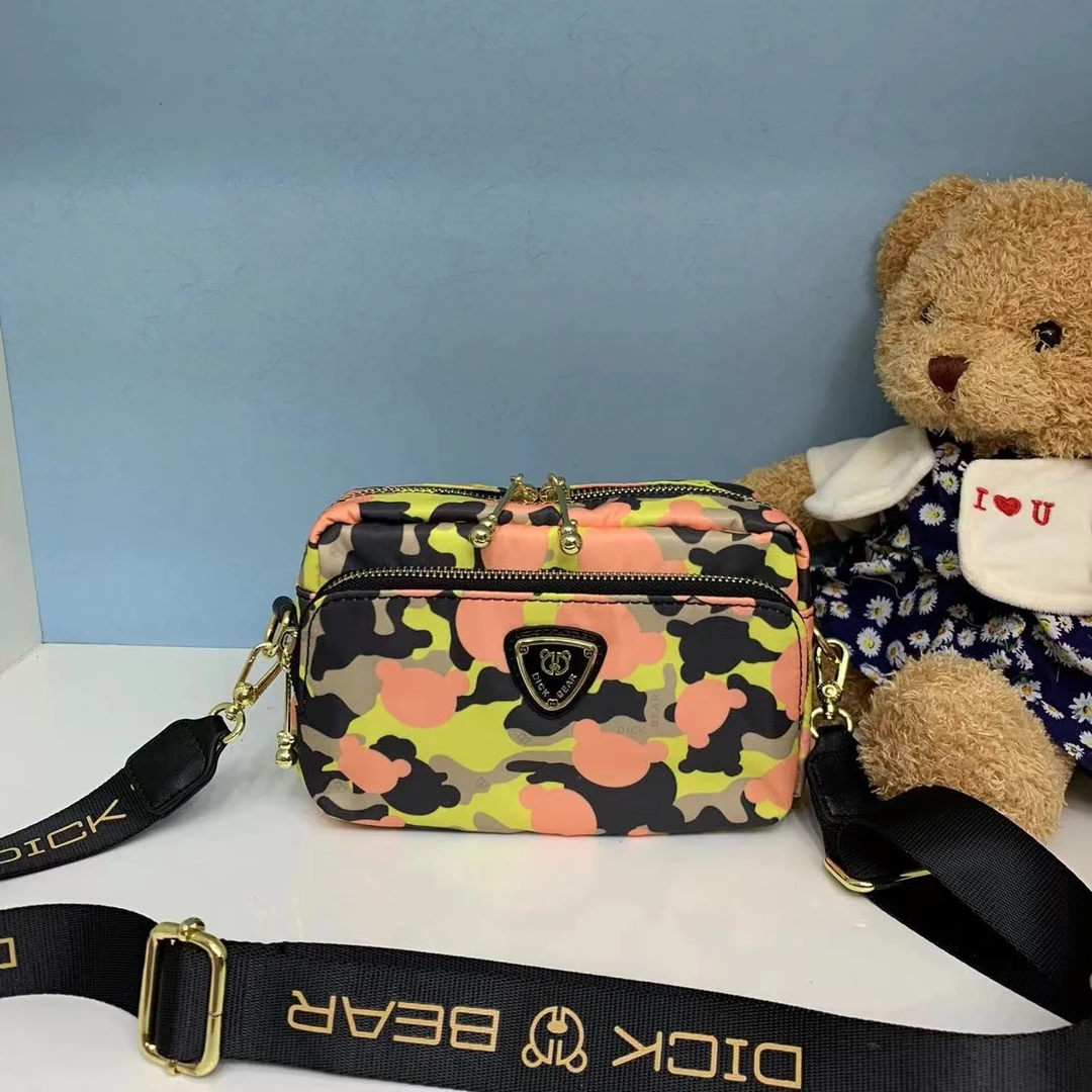 DICK BEAR/迪克熊9158新款横版防水布料斜挎包