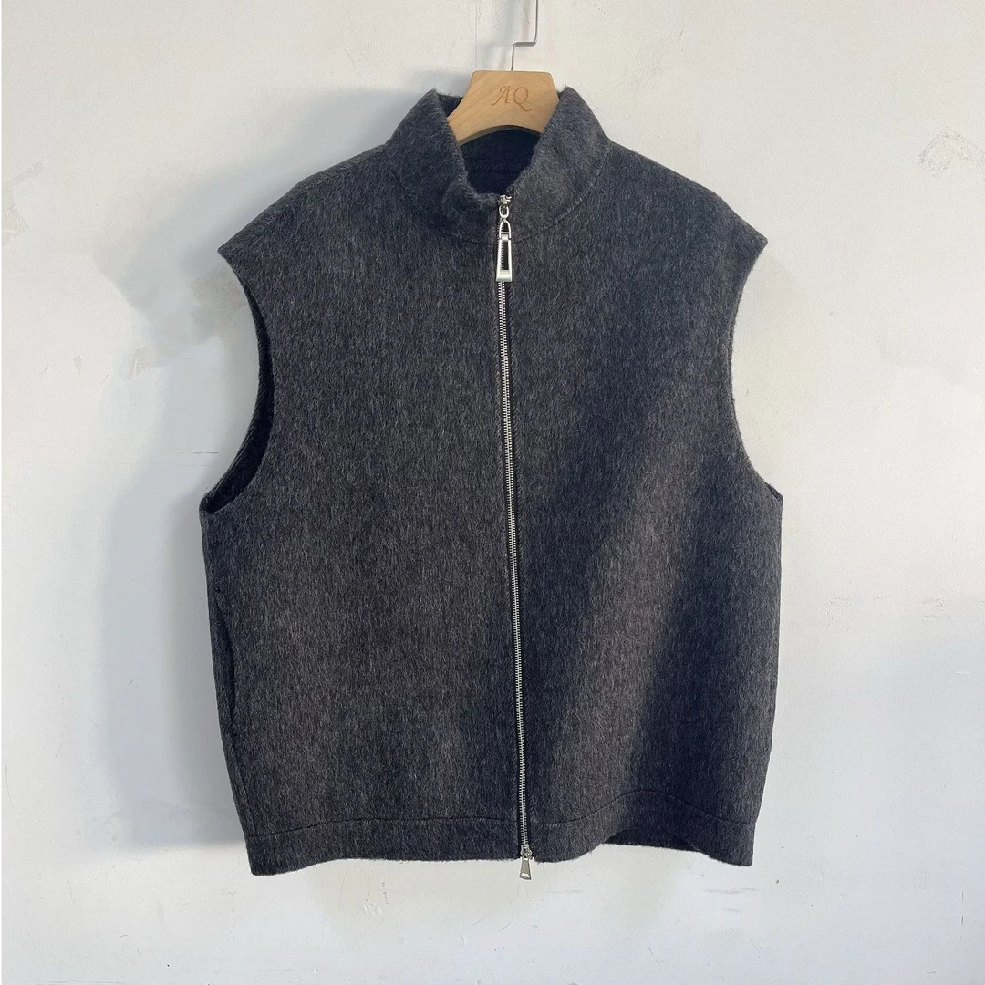 悦享女装2024冬季新款气质时尚法式高级感两穿领拉链无袖背心马甲