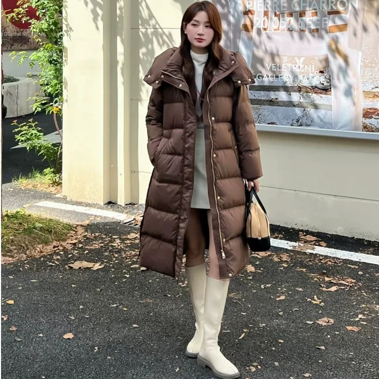 新款时尚百搭简约连帽立领收腰长款保暖羽绒服