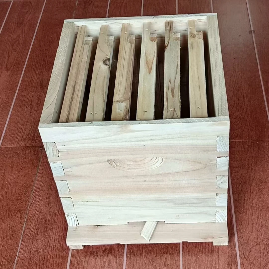 迷你小户外蜂箱，交尾箱，育王箱，诱蜂桶，中蜂户外蜂箱