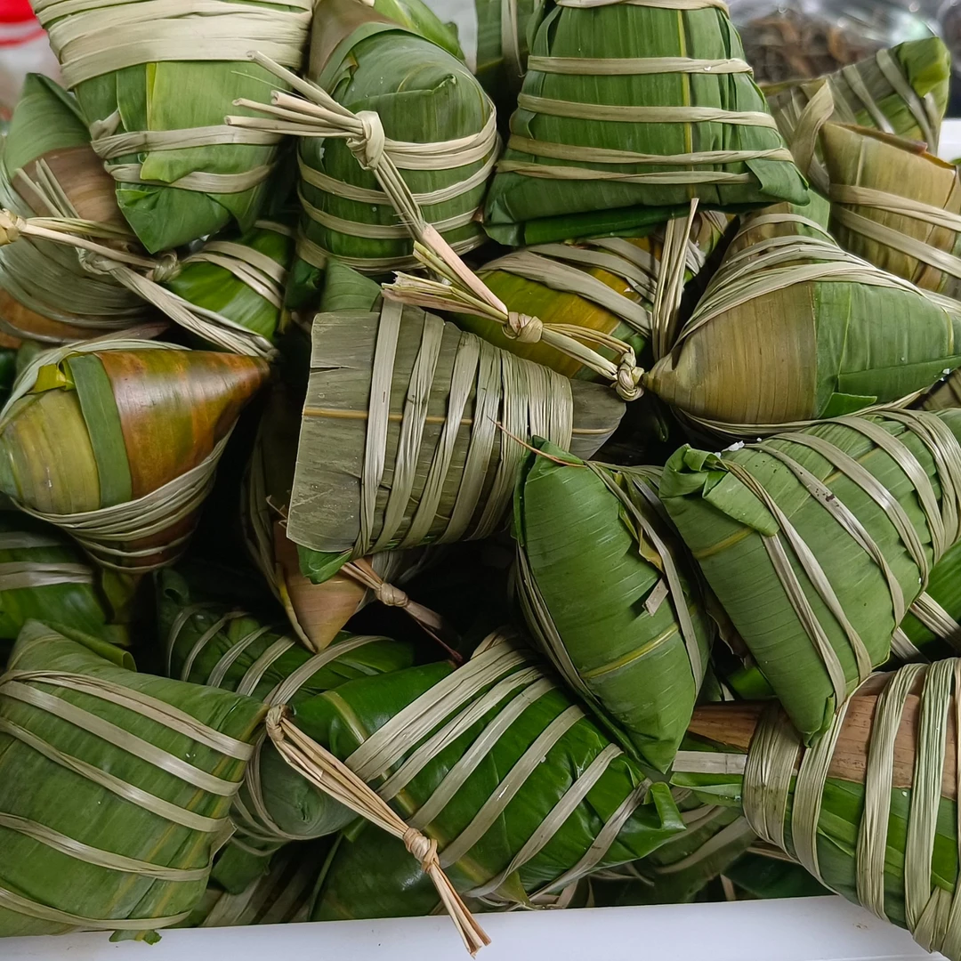 手工新鲜多种口味粽子含鲜肉蛋黄红豆粽适合当早餐