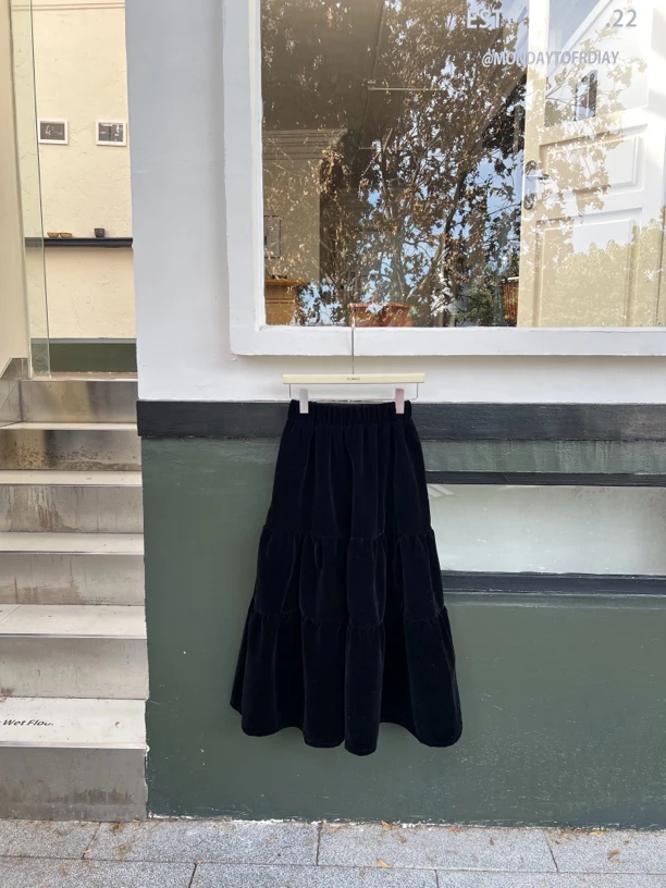 【赵小小yimao】76237 复古丝绒蓬蓬大摆高腰百搭遮跨宽松A字半身裙