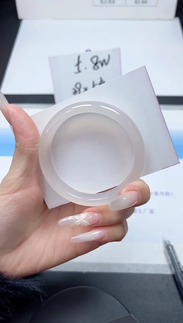 【闪购商品】石英质玉手镯未镶嵌212-54.7