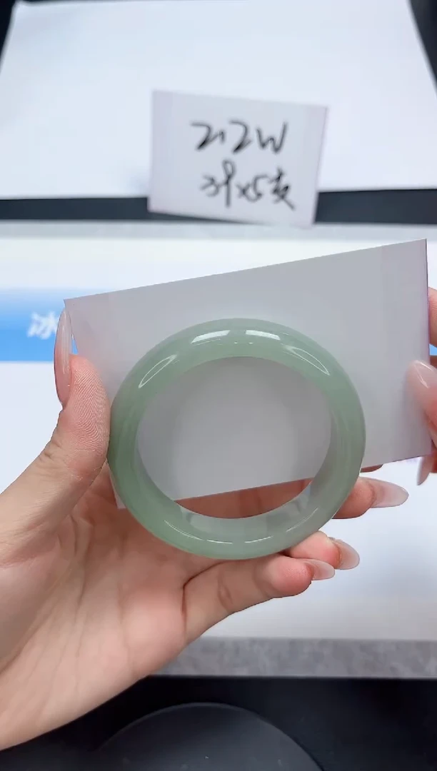 【闪购商品】石英质玉手镯未镶嵌45-54