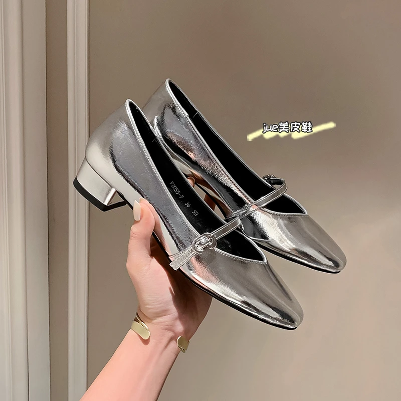 春秋季新款浅口牛皮41一42码大码单鞋时尚百搭真皮玛丽珍方头中跟