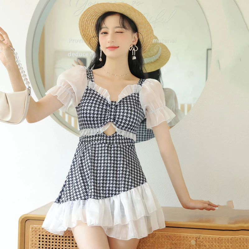 2025新款网红爆款ins连体泳衣女高腰显瘦学生游泳装泡温泉学院风