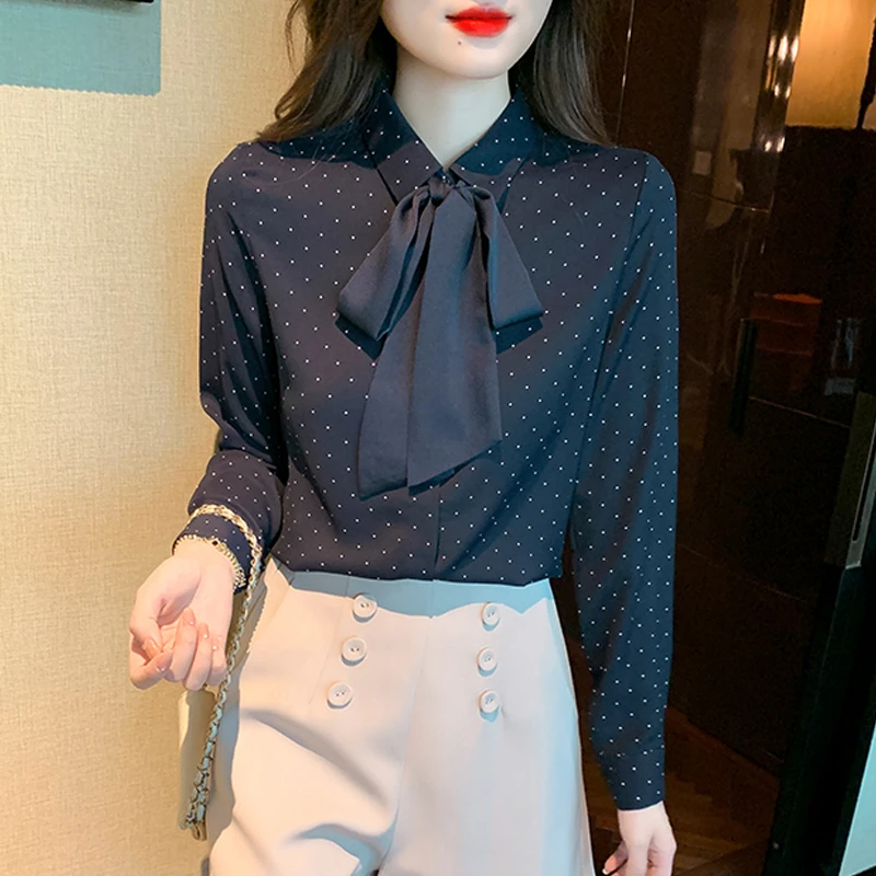 时尚蝴蝶结飘带长袖衬衫女秋装新款复古气质波点衬衣洋气雪纺上衣