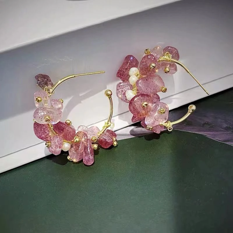 铜合金仿水晶耳饰 石榴粉缠绕耳圈超仙复古森系甜美时尚耳环古风