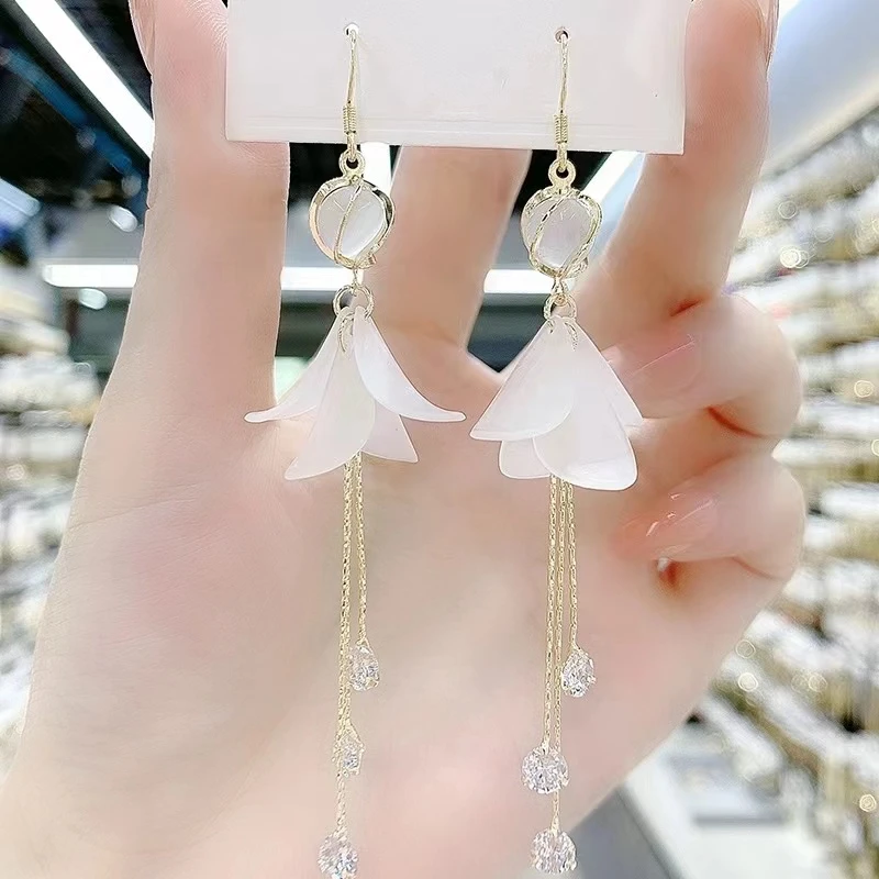 铜合金耳饰 仙气时尚长款流苏耳环修饰圆脸超仙甜美轻奢高级感