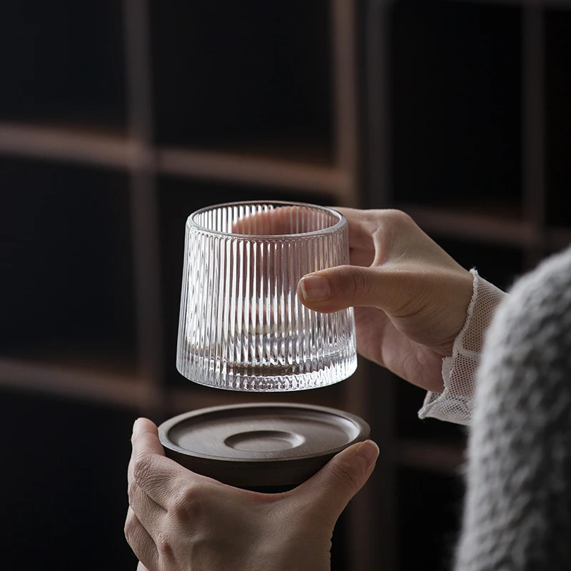 转转威士忌酒杯旋转不倒翁摇摇杯ins风玻璃杯解啤酒杯带底座茶杯