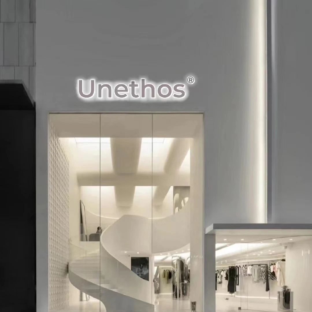 【运动首饰】运动的边跑步边游泳边屙屎的运动首饰