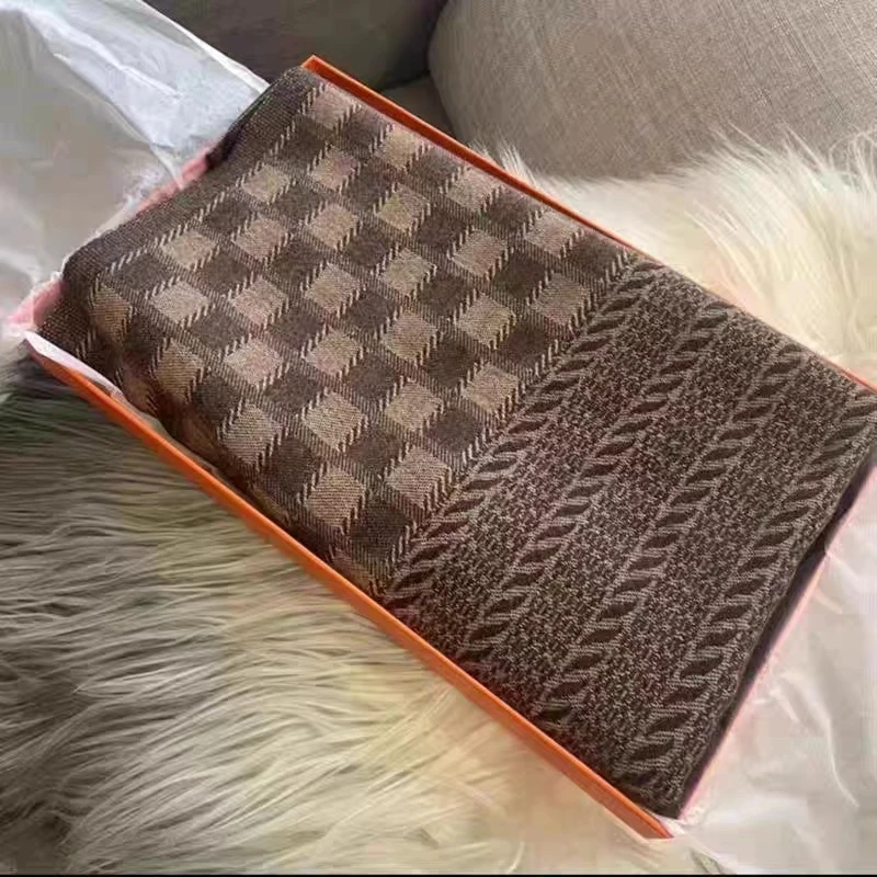 【杭州精品】老花款羊毛围巾双面披肩保暖长款百搭时尚高档女金典