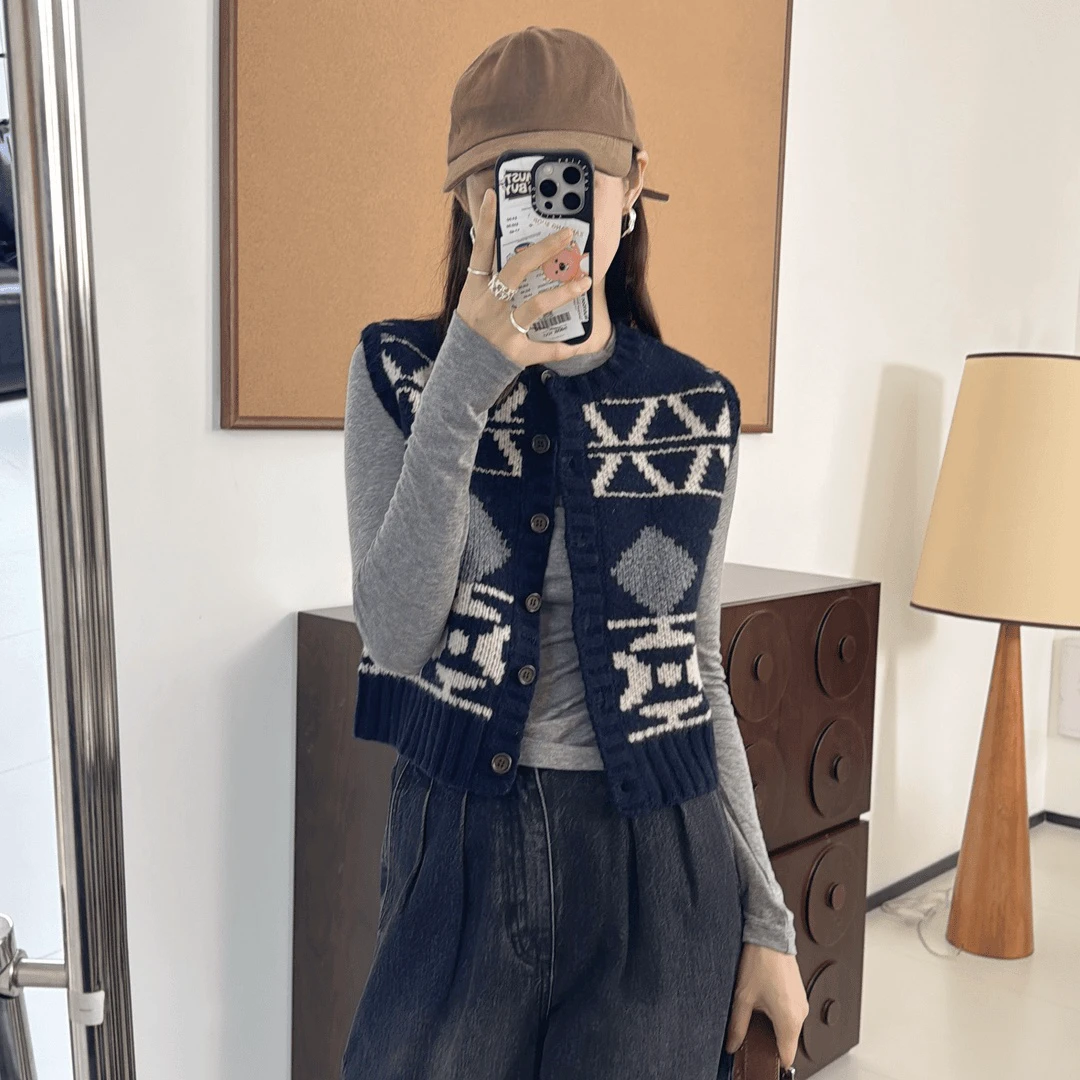 秋装网红时髦洋气外穿毛衣叠穿开衫针织衫女提花无袖马甲背心坎肩