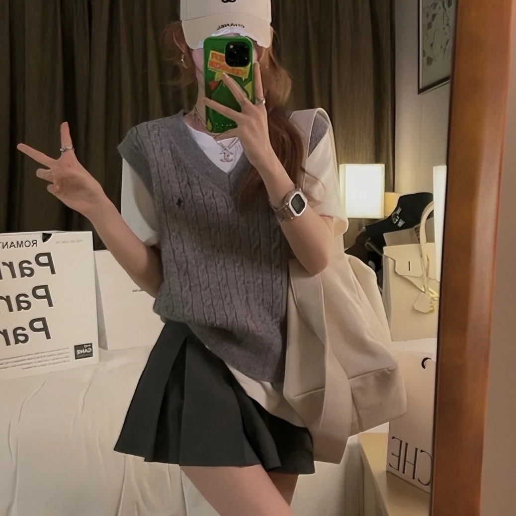 春秋坎肩外穿毛衣时髦洋气小香风叠穿网红针织马甲背心女马夹上衣