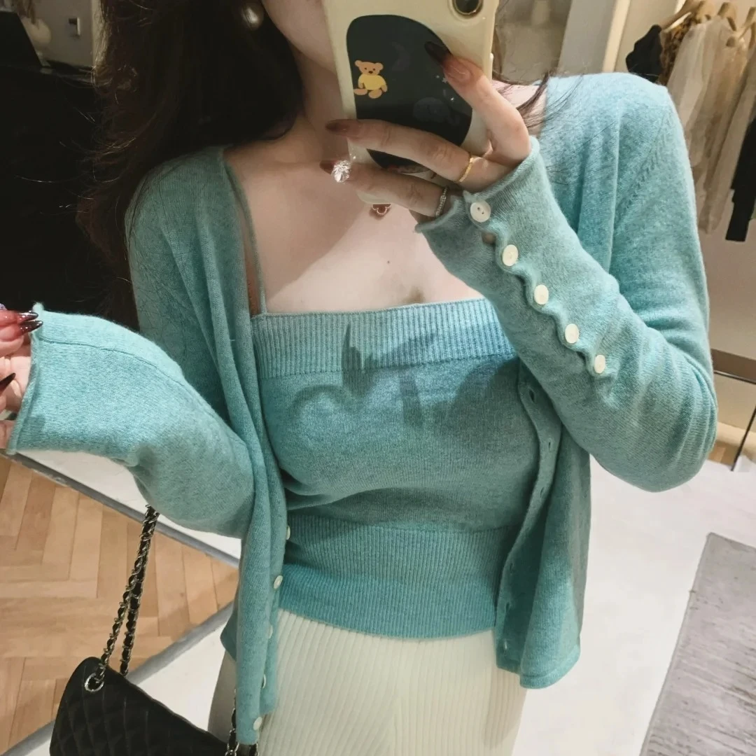 短款针织开衫女薄款早春韩系穿搭配吊带外搭罩衫两件套春秋款上衣