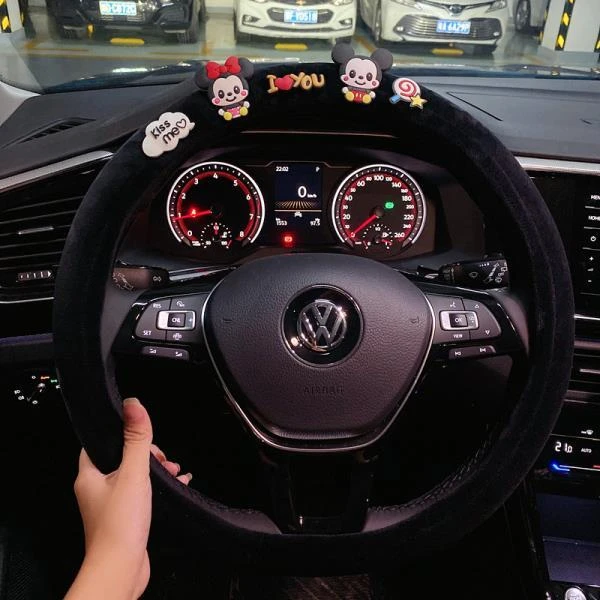 韩国秋冬可爱汽车方向盘套毛绒卡通男女通用保暖防滑吸汗宝马把套