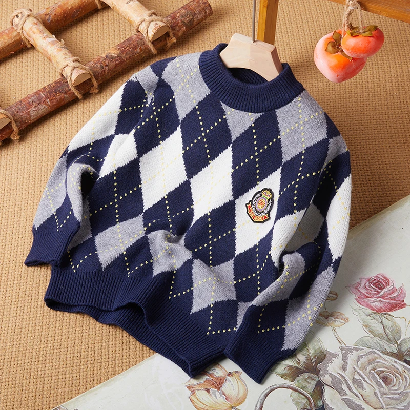 儿童毛衣男童经典菱形格纹徽章针织衫大童加厚秋冬套头圆领加绒