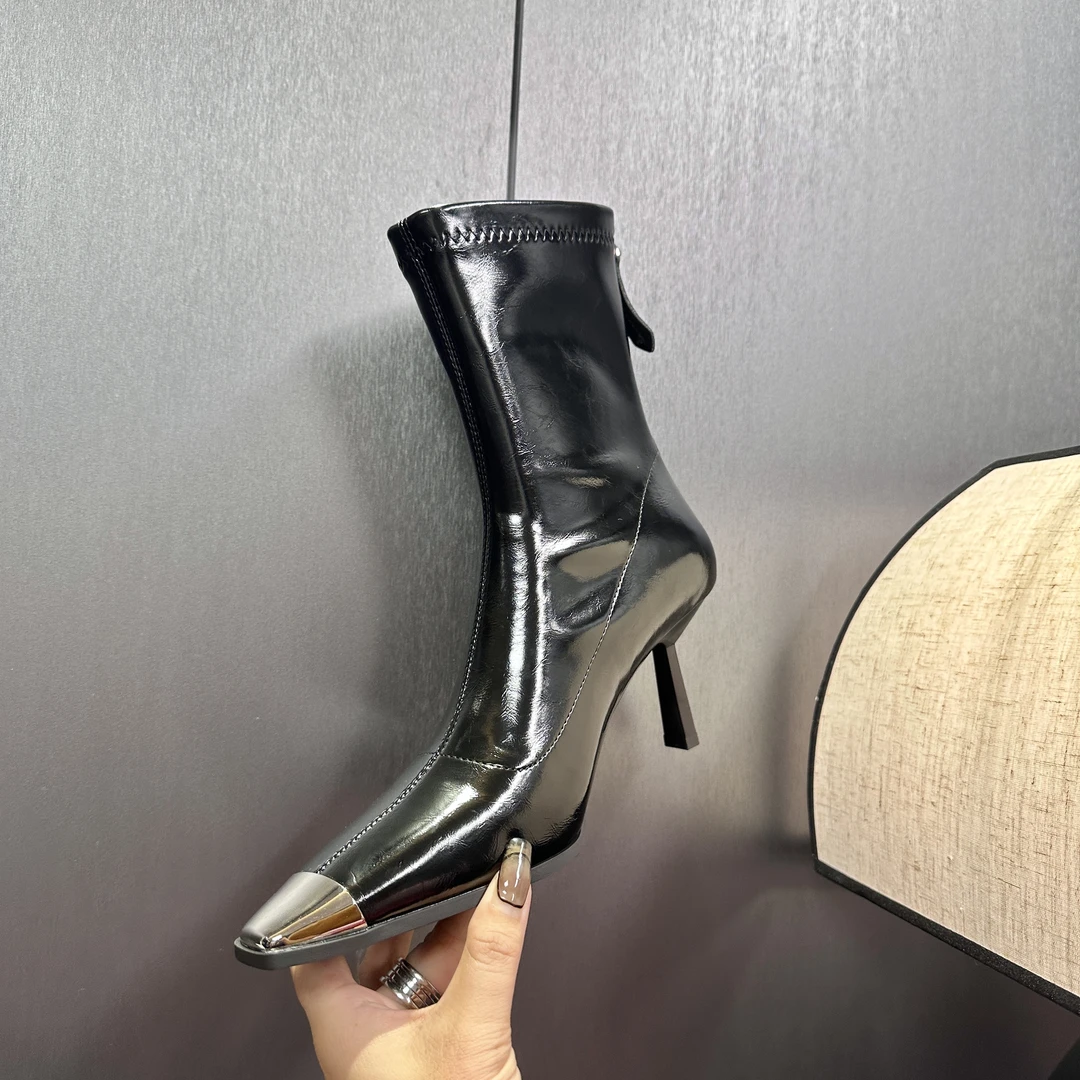 【素素家】2024秋季新款气质百搭时尚细跟金属包头后拉链款短靴