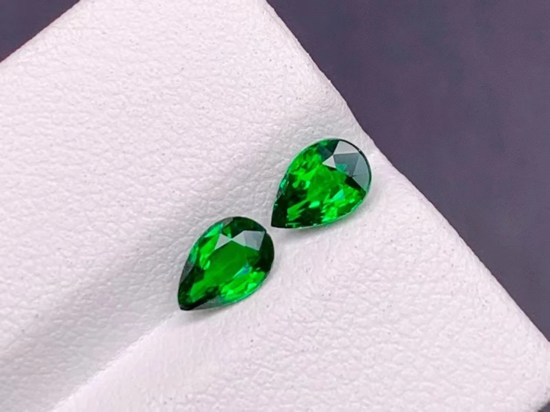 『GRS彩宝』天然卡扎尼绿沙弗莱1.22克拉