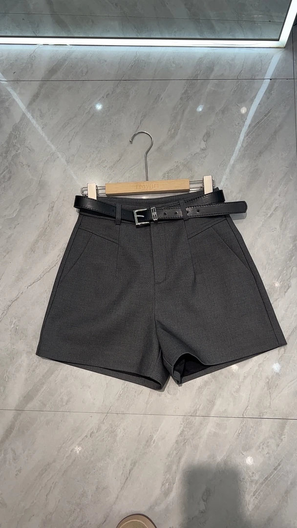 [ W i F i ]8882秋冬时尚高腰简约净版显瘦百搭短裤