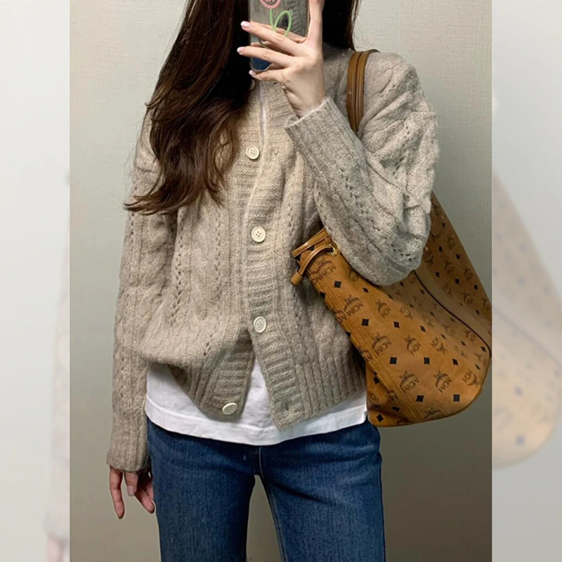 别致减龄麻花针织开衫女装秋冬新款洋气显瘦气质软糯保暖毛衣外套