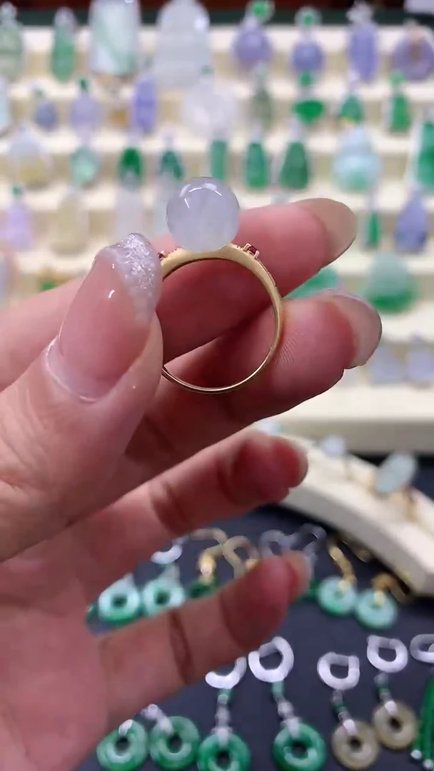 【闪购商品】翡翠颈饰18K金镶嵌戒指