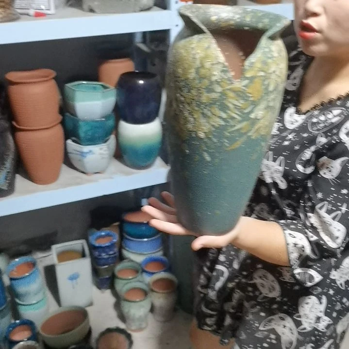 红陶20CM以下口15高32瑕疵