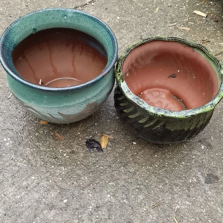 红陶20CM以下瑕疵两个