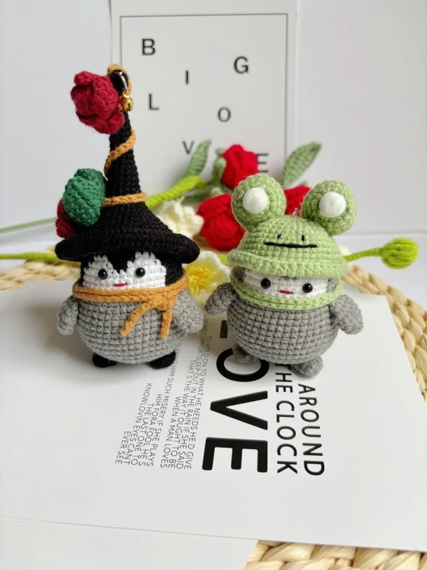 纯手工钩织企鹅玩偶摆件成品