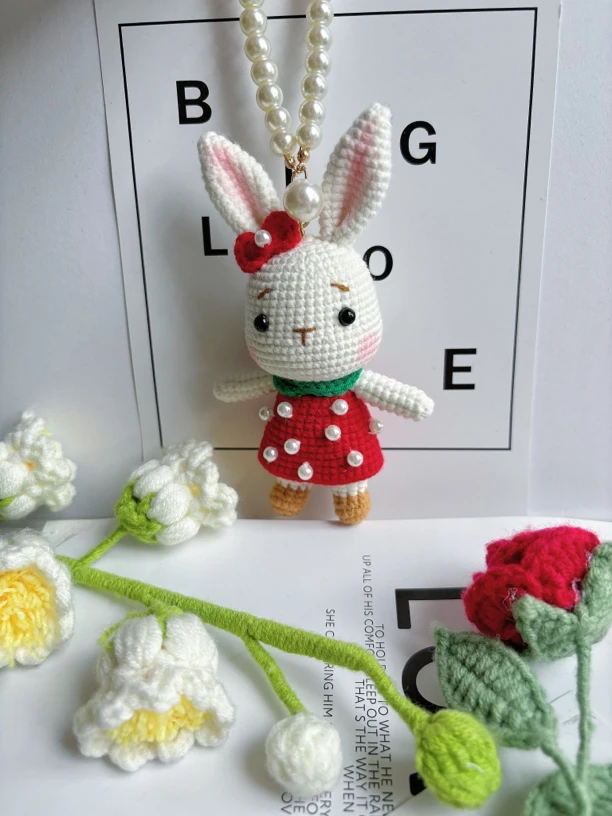 纯手工钩织红裙兔子玩偶挂件摆件成品毛线玩偶支持订制