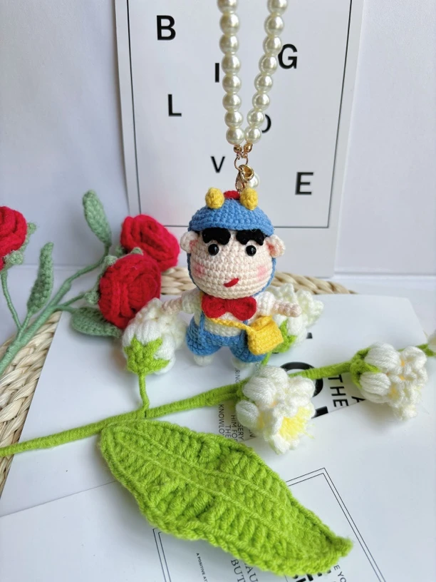 纯手工钩织毛线蜡笔小新玩偶挂件车挂摆件成品支持订制