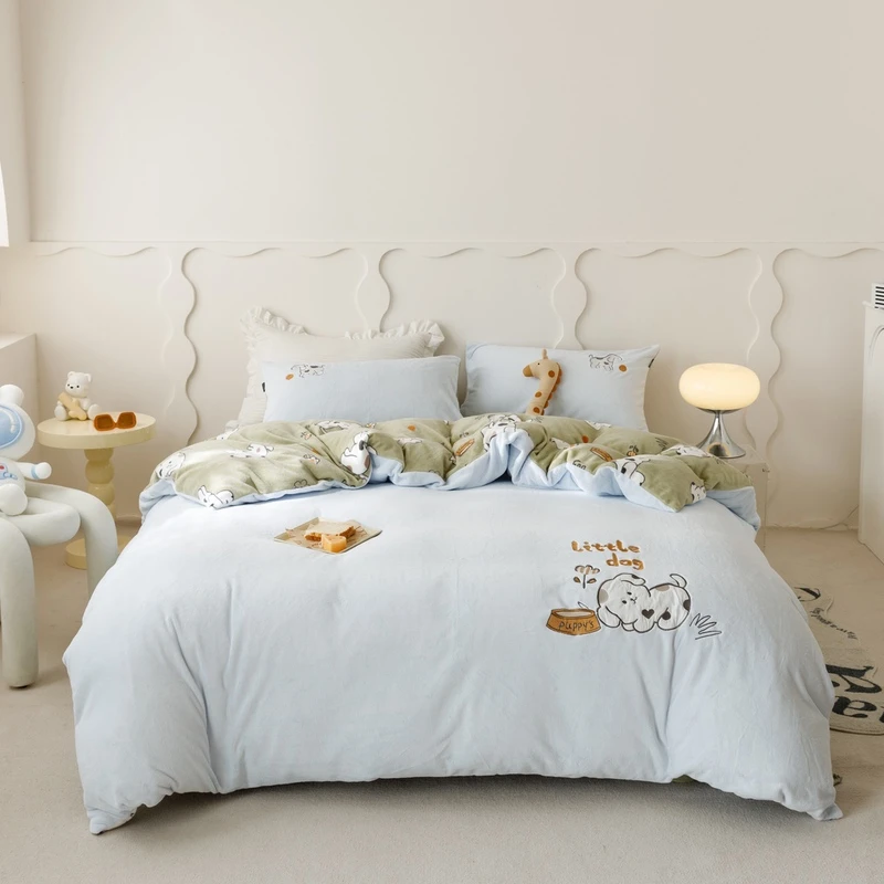 【开心家】斑点狗 保暖肉感加厚牛奶绒呆萌刺绣四件套