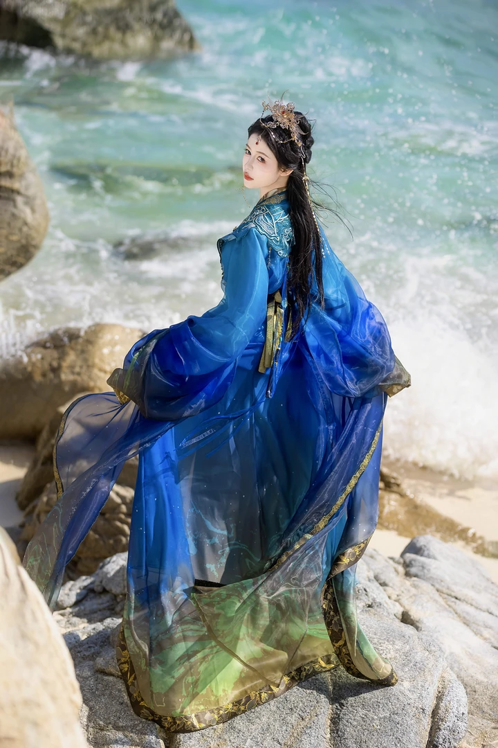 【潮生】褚云令原创汉服女春季新款战国袍印花织金氛围感拖尾直裾