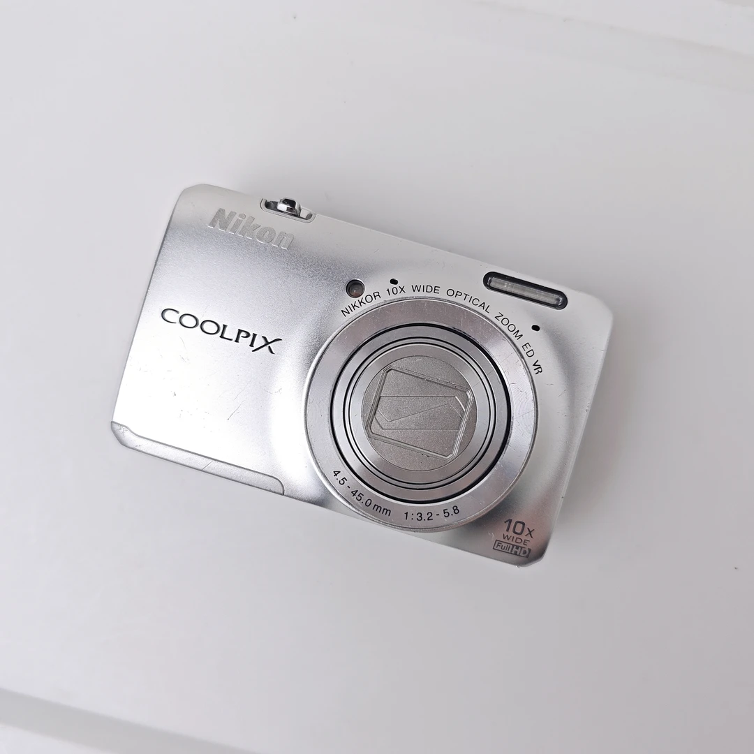 9新 Nikon/尼康 s6300 1600万像素10倍变焦 配件齐全