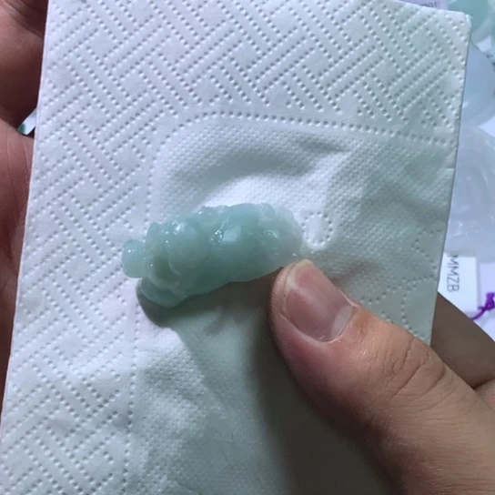 翡翠颈饰未镶嵌天然翡翠