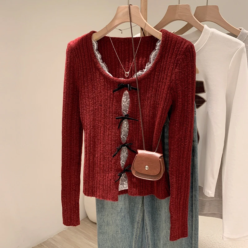 新年红纯欲蕾丝针织毛衣女款2025新款低圆领设计感内搭打底衫上衣