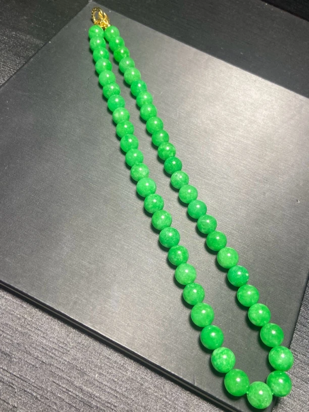 A11绿色翡翠项链