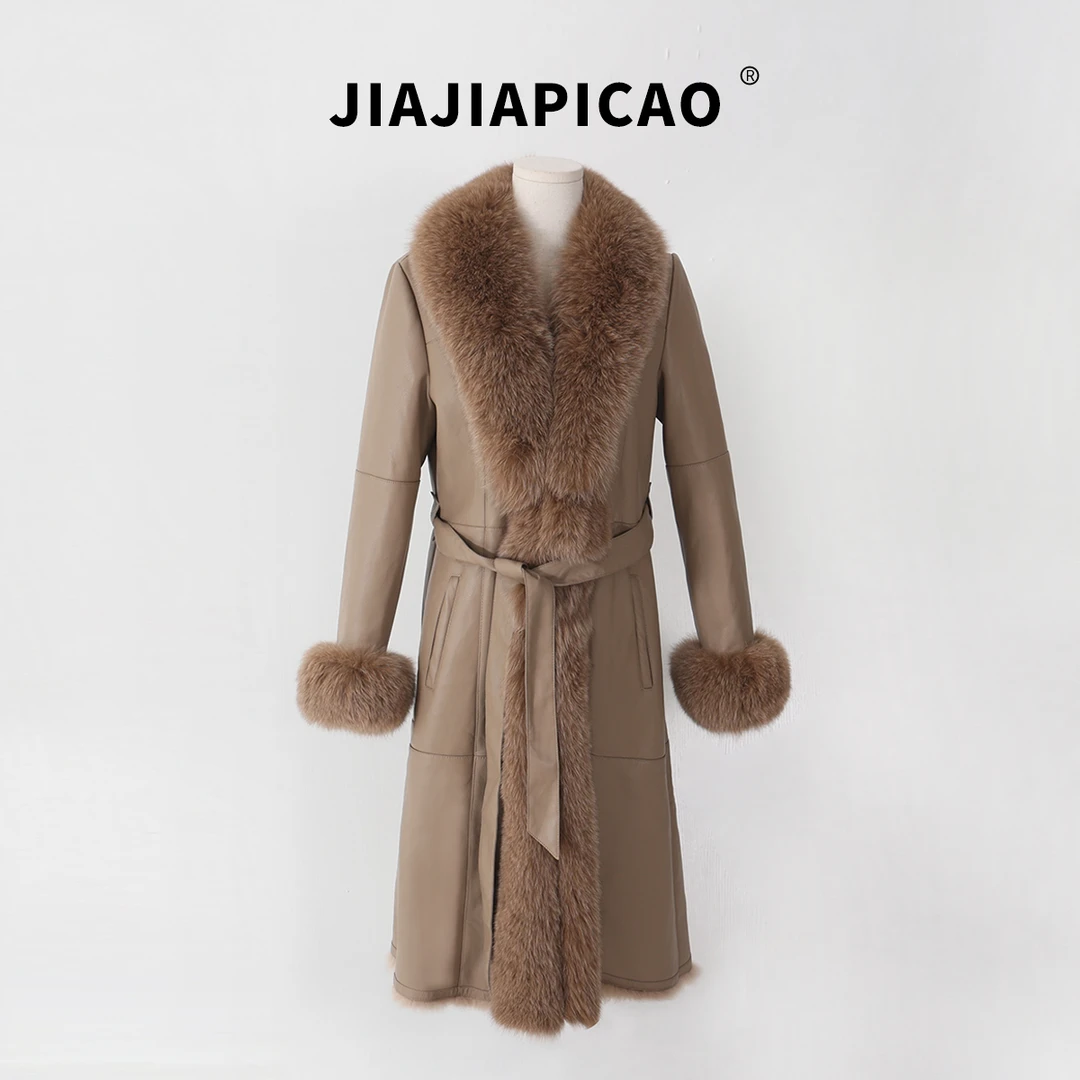 【高品质】佳佳 新品修身兔毛轻奢皮草外套 / 10600