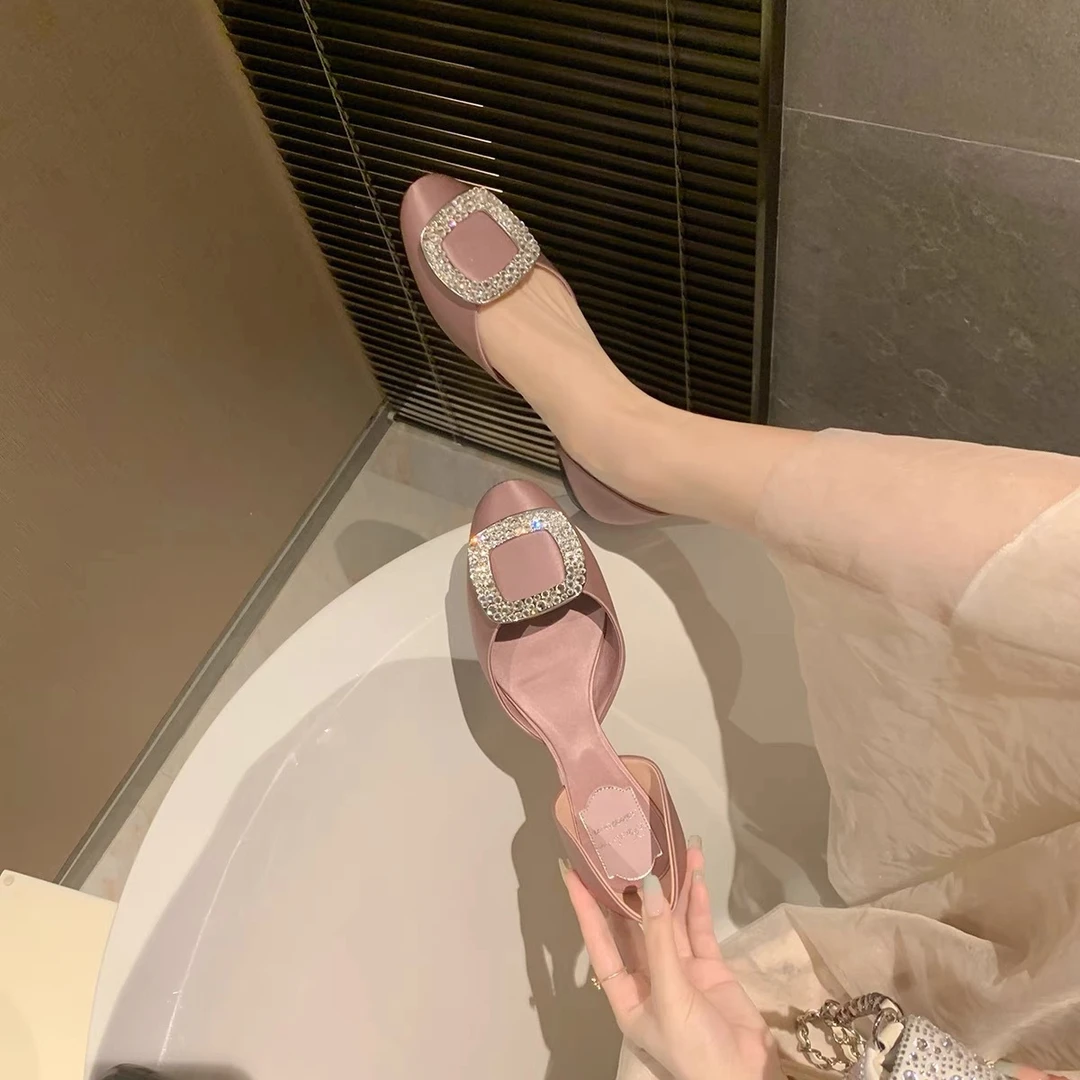 尖头平底鞋新款浅口方钻扣高级感真丝绸缎百搭舒适平底单鞋女通勤