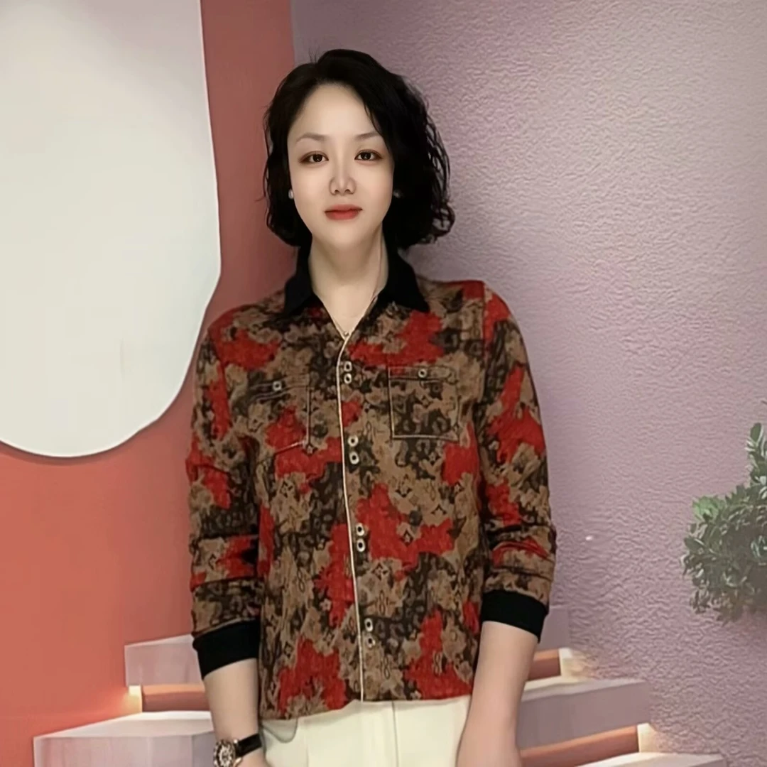 2024秋季新款显瘦时尚百搭妈妈装洋气舒适气质小衫翻领长袖女士