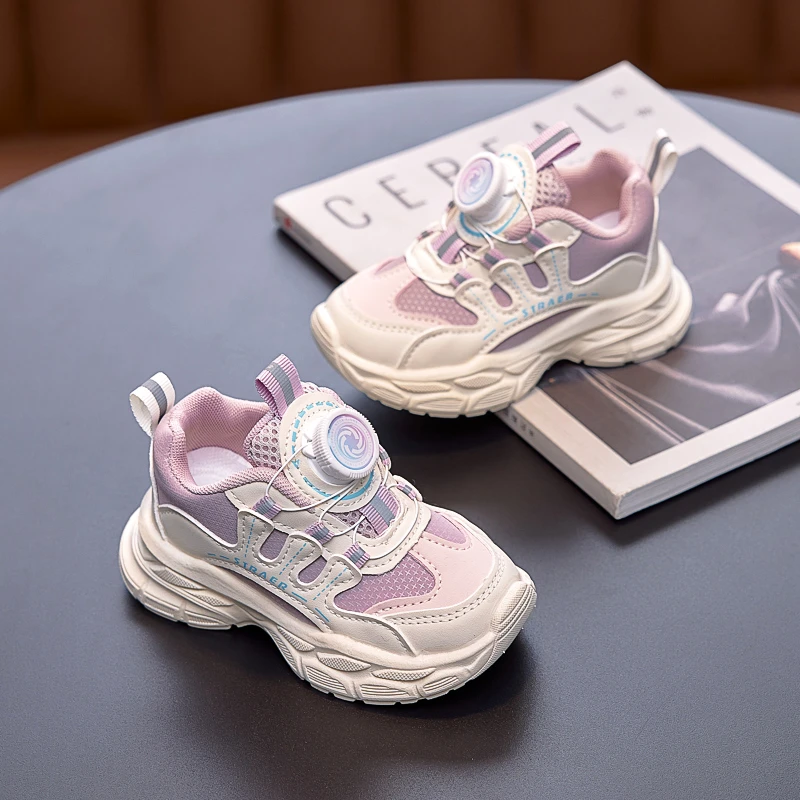 儿童鞋子春秋皮面新款软底防滑运动鞋适合男女小童户外休闲跑步鞋