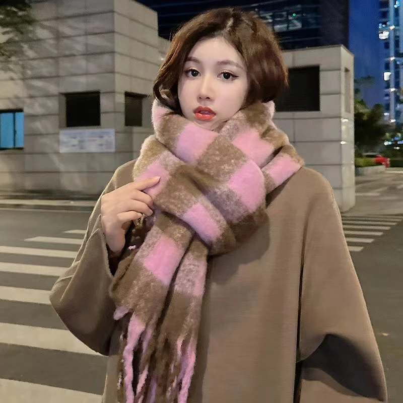 秋冬款经典百搭时尚黑白格子围巾女款冬季加厚披肩流苏长款围脖