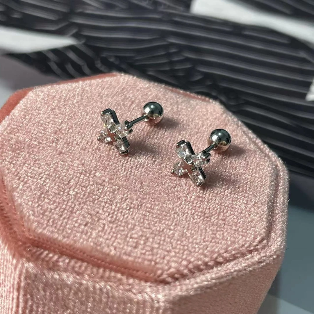 钛钢耳饰 十字架闪钻耳骨钉耳钉女个性百搭精致耳环小众设计耳饰