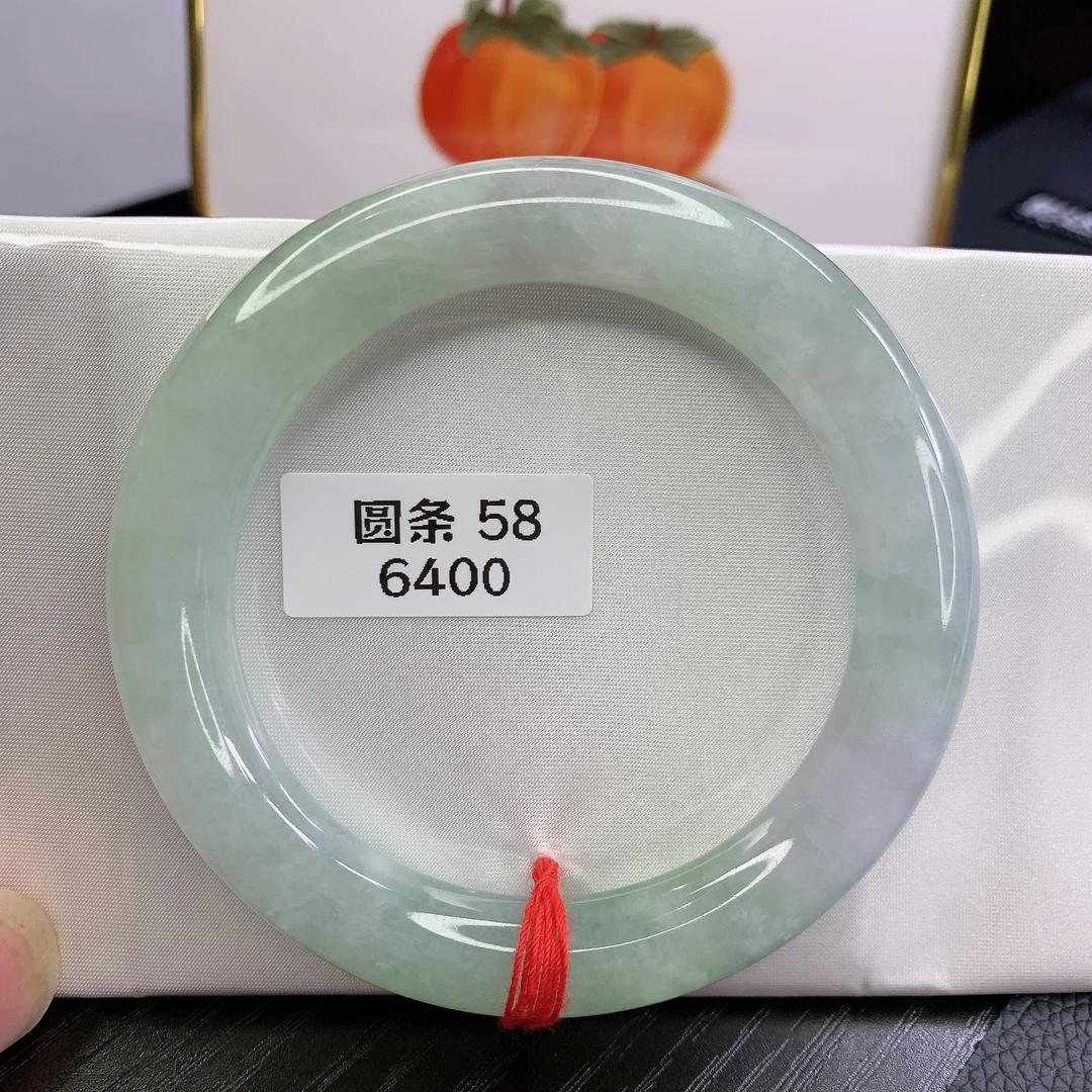 A0054号缅甸天然A货翡翠女款手镯57-58圈口冰嫩绿色圆条手镯