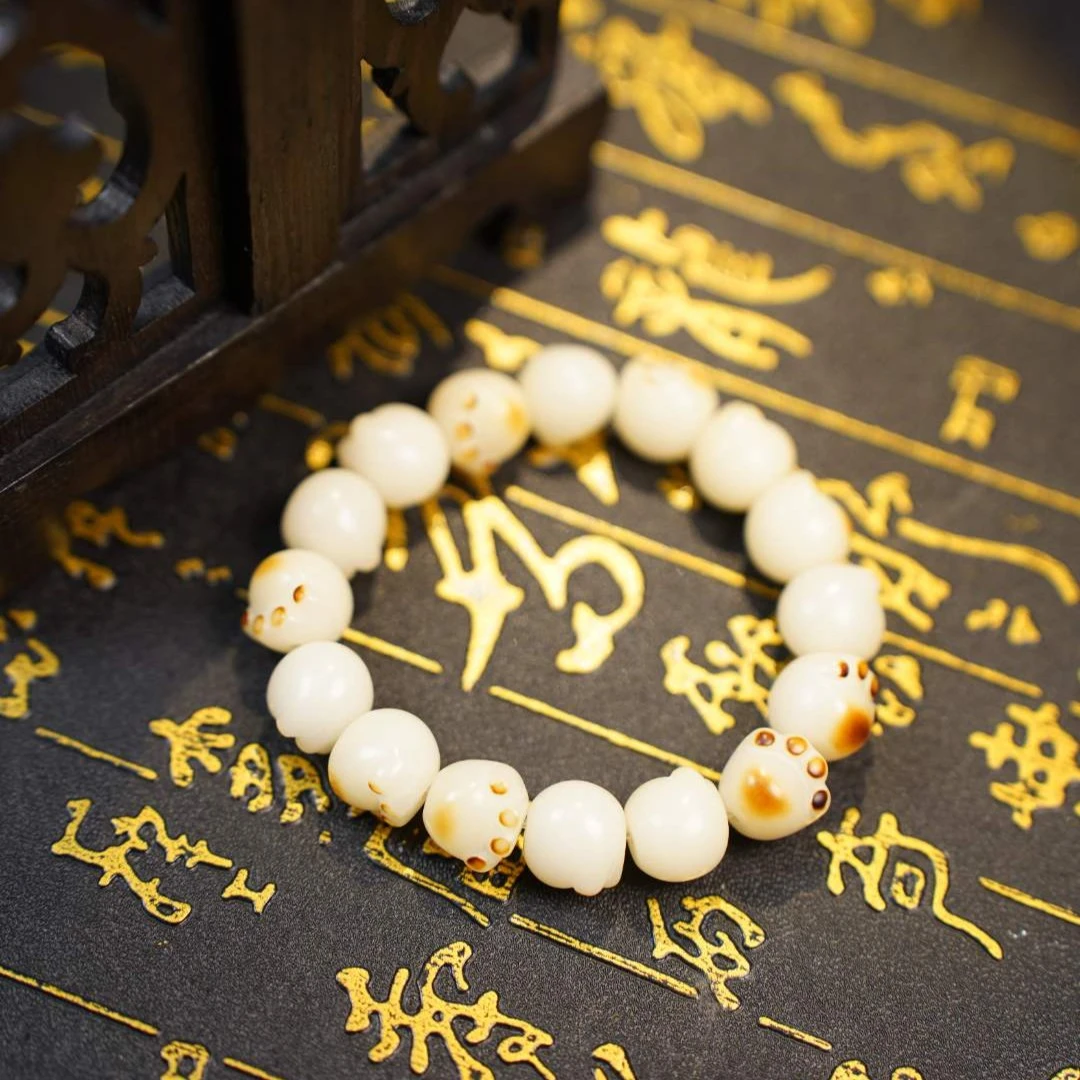 白玉菩提雕刻碳烤猫爪可爱单圈手串