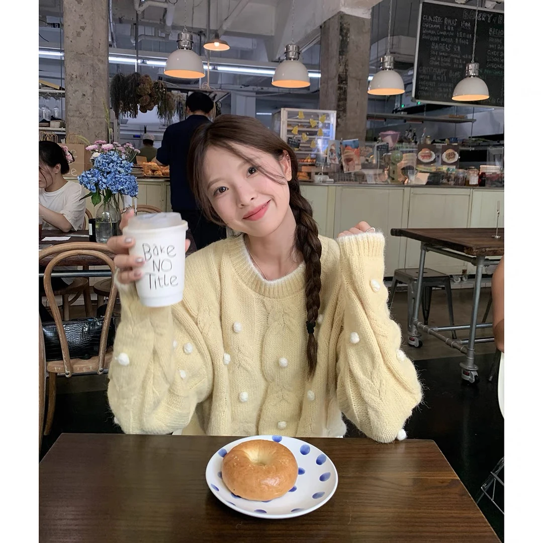 减龄毛球圆领长袖上衣女冬季宽松显瘦套头毛衣149tj