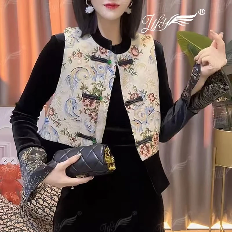 套装女2023秋冬新款新中式国风提花马甲+丝绒上衣+半身裙三件套