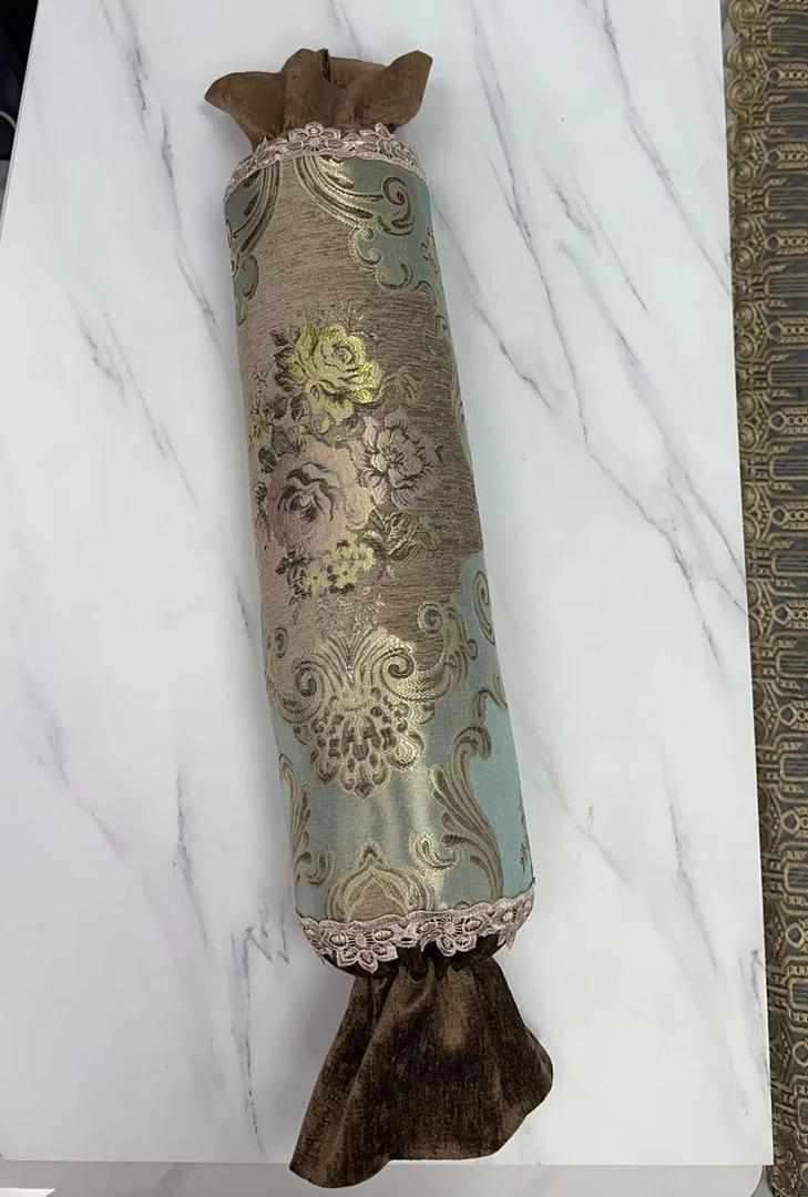 咖绿色糖果枕（含枕芯）长度75厘米左右